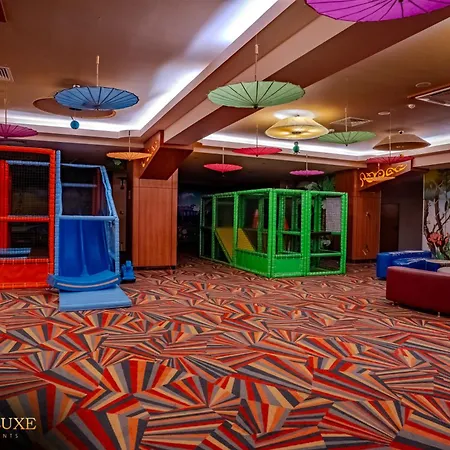 Yamaluxe - Blue & Pink Vibes Βουκουρέστι